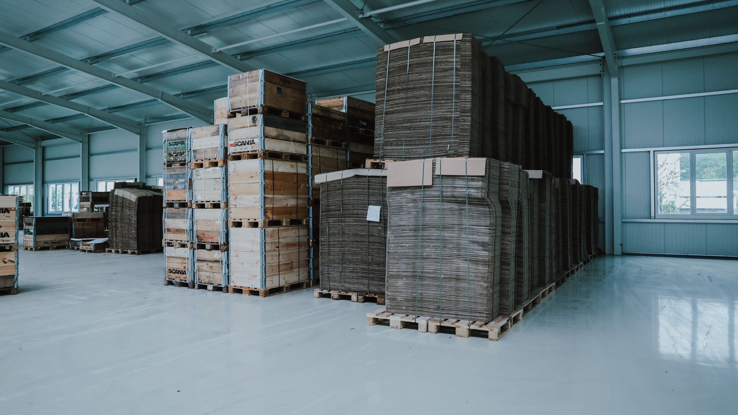 BKM warehouse hall with palletized cartons